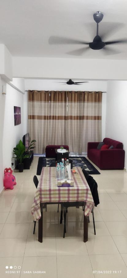 ספאנג D'Zara Homestay מראה חיצוני תמונה